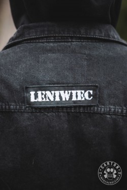 LENIWIEC LOGO - biały napis Picture