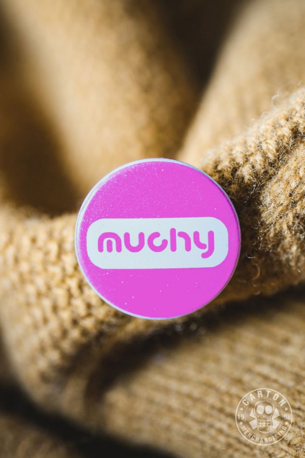 Przypinka MUCHY LOGO pink/blue