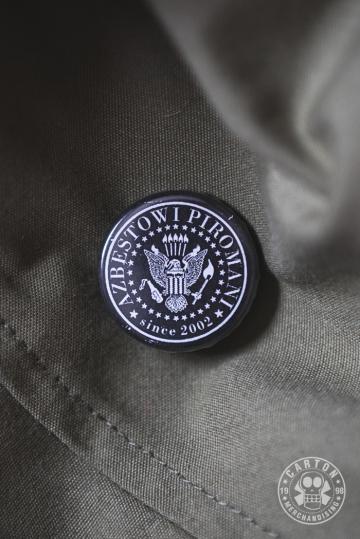 Przypinka DE ŁINDOWS AZBESTOWI PIROMANI black