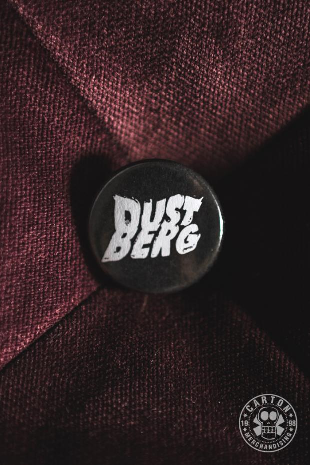 Przypinka DUST BERG LOGO white