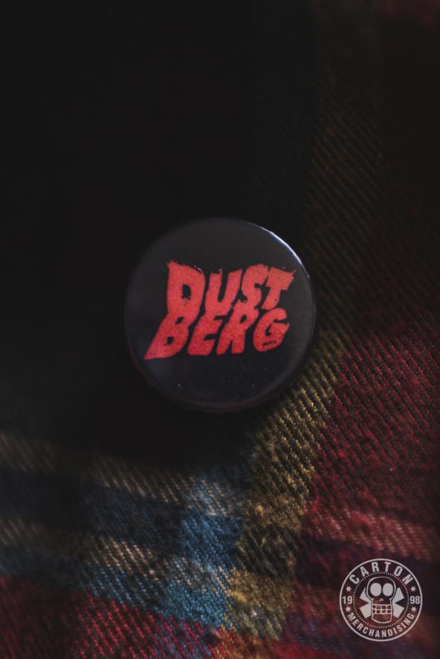 Przypinka DUST BERG LOGO red