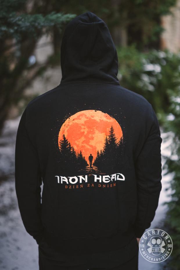 Bluza z kapturem IRON HEAD DZIEŃ ZA DNIEM